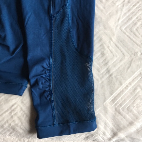lululemon athletica 21” mid rise leggings - Picture 2 of 3